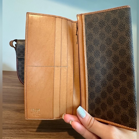 3-Fer‼️ Celine Crossbody, Wallet and Chain - Picture 4 of 16